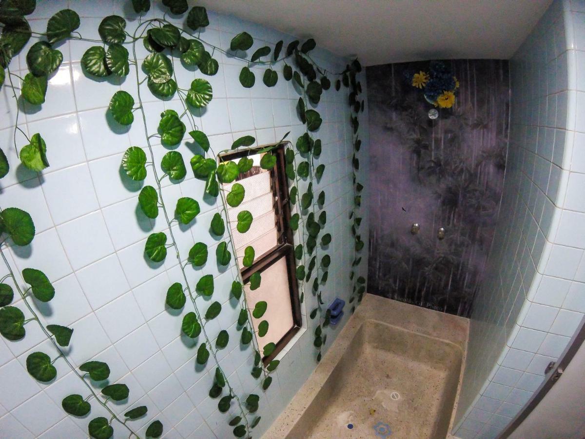 La Otra Mitad Hostel Armenia  Buitenkant foto